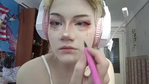 Snapshot of madgezari chatting on 03/15/26, 07:03 Alice Kaneki online show from 03/15/26, 07:03