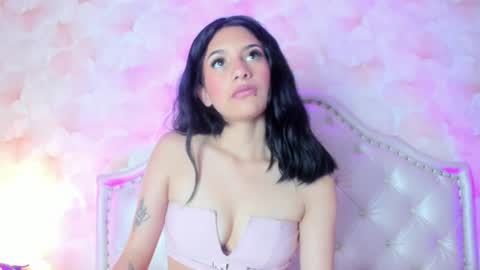 madhison_5 online show from 11/14/25, 08:40