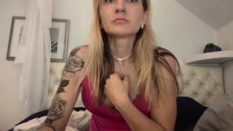 Madie Ray online show from 10/04/25, 02:59