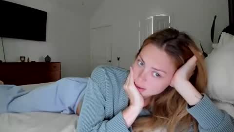 Snapshot of madirose69 chatting on 04/16/26, 03:57 mari rose online show from 04/16/26, 03:57