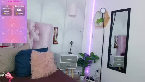 Snapshot of madison_oli chatting on 11/04/25, 12:04 madison_oli online show from 11/04/25, 12:04