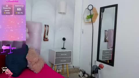 Snapshot of madison_oli chatting on 12/02/25, 04:24 madison_oli online show from 12/02/25, 04:24