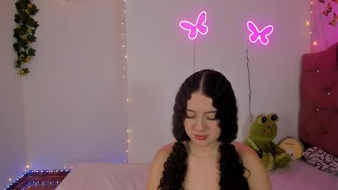 Snapshot of madison_pettis1 chatting on 10/11/25, 04:01 Madison online show from 10/11/25, 04:01