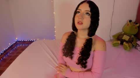 Snapshot of madison_pettis1 chatting on 11/28/25, 04:26 Madison online show from 11/28/25, 04:26