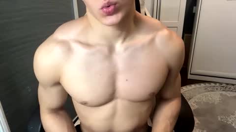 madisonboy2 online show from 11/01/25, 10:45