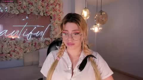 Snapshot of madisonkane chatting on 05/06/26, 11:15 Madison Kane online show from 05/06/26, 11:15