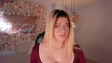 Snapshot of madisonkane chatting on 05/07/26, 11:15 Madison Kane online show from 05/07/26, 11:15