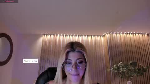 Snapshot of madisonkane chatting on 06/15/26, 11:01 Madison Kane online show from 06/15/26, 11:01