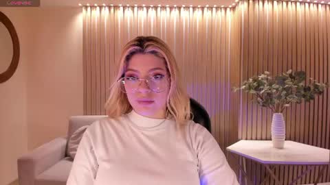 Snapshot of madisonkane chatting on 06/20/26, 11:02 Madison Kane online show from 06/20/26, 11:02