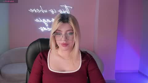 Snapshot of madisonkane chatting on 07/15/26, 11:15 Madison Kane online show from 07/15/26, 11:15