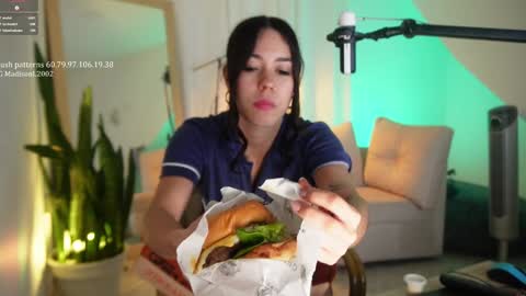 madisonlara online show from 01/01/25, 06:59