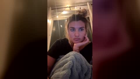 Snapshot of madisonlubbe2 chatting on 05/07/26, 05:02 madisonlubbe2 online show from 05/07/26, 05:02