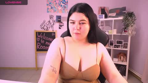 Snapshot of madisonmongomery chatting on 12/04/24, 06:17 madisonmongomery online show from 12/04/24, 06:17