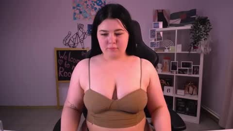 Snapshot of madisonmongomery chatting on 12/08/24, 05:01 madisonmongomery online show from 12/08/24, 05:01