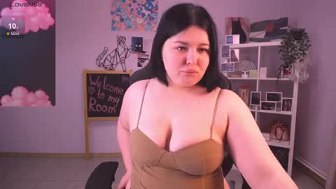 Snapshot of madisonmongomery chatting on 12/10/24, 05:11 madisonmongomery online show from 12/10/24, 05:11