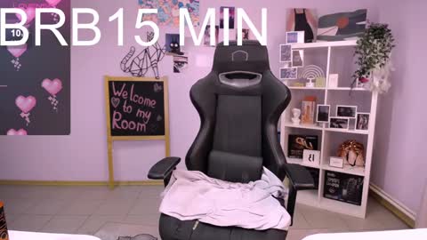 Snapshot of madisonmongomery chatting on 12/15/24, 06:15 madisonmongomery online show from 12/15/24, 06:15