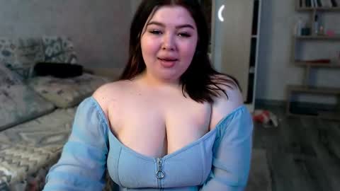 Snapshot of madisonmongomery chatting on 03/24/26, 12:32 madisonmongomery online show from 03/24/26, 12:32