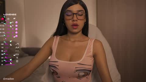 Snapshot of madisonsanford chatting on 02/23/25, 06:49 thumbs up thx you so much MODEL INDEPENDENT online show from 02/23/25, 06:49