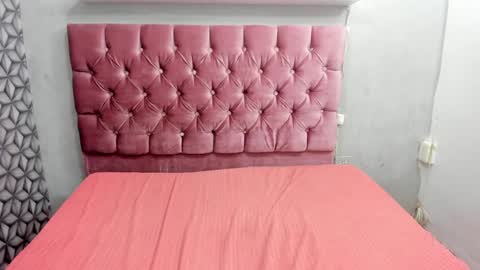 Snapshot of madisson_18_ chatting on 12/02/24, 08:00 madisson_18_ online show from 12/02/24, 08:00