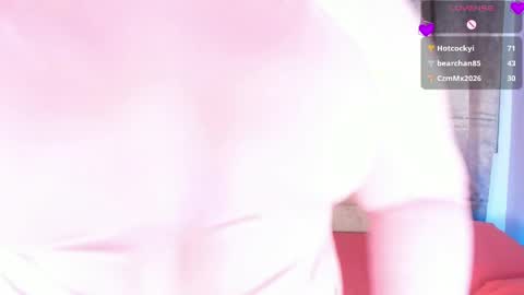 Snapshot of madissonlee__ chatting on 05/05/26, 10:40 madissonlee__ online show from 05/05/26, 10:40