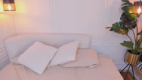 Snapshot of madissonmoore5 chatting on 09/23/25, 12:30 madissonmoore5 online show from 09/23/25, 12:30