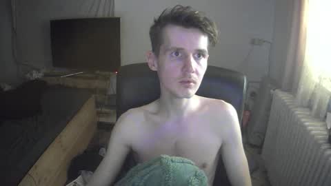 Snapshot of madnessss1215 chatting on 03/18/26, 12:52 madnessss1215 online show from 03/18/26, 12:52