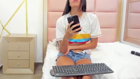 Snapshot of mady_edwards chatting on 01/18/25, 11:11 Mady online show from 01/18/25, 11:11