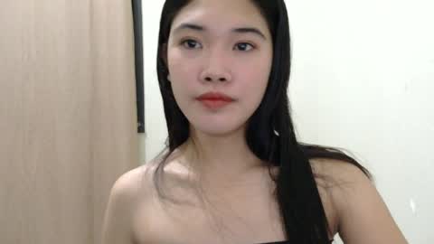 Snapshot of mae_luna chatting on 06/07/26, 12:09 mae_luna online show from 06/07/26, 12:09