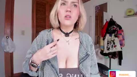 Maeve  schedule 11 am- 530 pm colombia time  online show from 11/20/25, 03:45