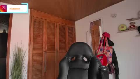 Maeve  schedule 11 am- 530 pm colombia time  online show from 12/04/25, 12:47