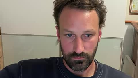 Snapshot of maenu_69 chatting on 10/15/25, 07:36 maenu_69 online show from 10/15/25, 07:36