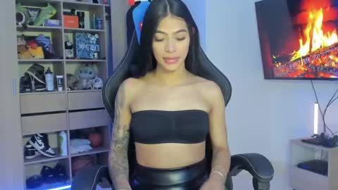 Snapshot of maeve_windsor chatting on 03/24/26, 01:21 Maeve online show from 03/24/26, 01:21