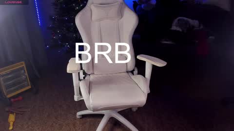 Maevee online show from 01/27/25, 10:06