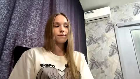 Snapshot of mafaldatefera chatting on 02/25/26, 06:34 Sara online show from 02/25/26, 06:34