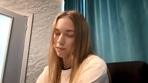 Snapshot of mafaldatefera chatting on 03/13/26, 06:20 Sara online show from 03/13/26, 06:20