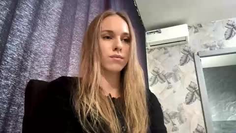 Snapshot of mafaldatefera chatting on 03/17/26, 06:06 Sara online show from 03/17/26, 06:06