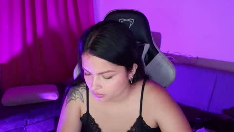 Snapshot of mafecito24 chatting on 10/27/25, 02:37 mafecito24 online show from 10/27/25, 02:37