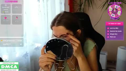 Snapshot of mag1c_eyes chatting on 10/16/25, 12:17 mag1c_eyes online show from 10/16/25, 12:17