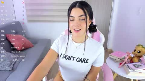 Snapshot of mager_of chatting on 10/21/25, 04:30 Eva online show from 10/21/25, 04:30