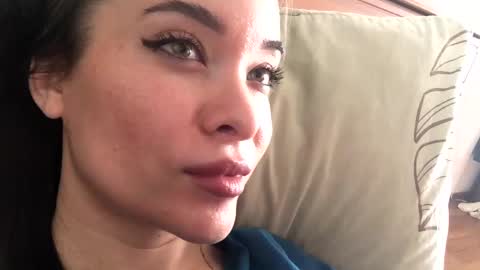 magggg658318 online show from 01/01/25, 11:27