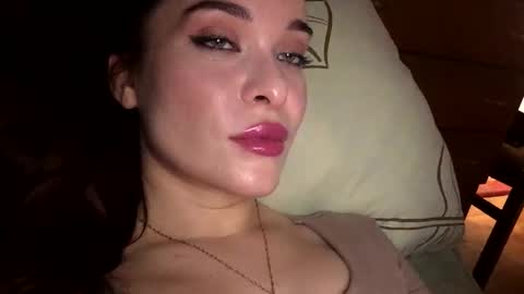 magggg658318 online show from 10/30/25, 03:57