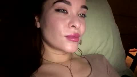 magggg658318 online show from 11/11/25, 03:56