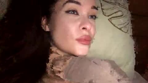 magggg658318 online show from 12/14/25, 03:06