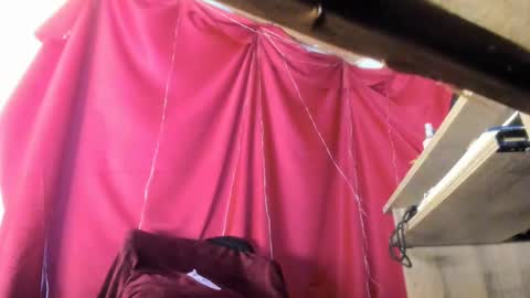 Snapshot of maggie_fit chatting on 01/01/25, 04:18 maggie_fit online show from 01/01/25, 04:18