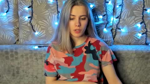 Maggie online show from 03/08/25, 04:12