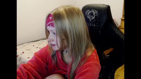 Snapshot of maggieswaggy chatting on 01/14/25, 09:41 Magdalene Swaggy online show from 01/14/25, 09:41