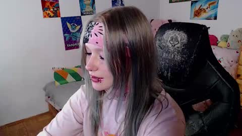 Snapshot of maggieswaggy chatting on 10/01/25, 08:15 Magdalene Swaggy online show from 10/01/25, 08:15