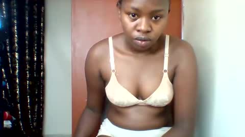 Snapshot of magic_bliss chatting on 10/19/25, 02:07 Bliss online show from 10/19/25, 02:07