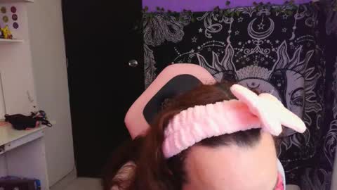 Snapshot of magic_clairewitch chatting on 01/13/26, 09:42 Claire online show from 01/13/26, 09:42