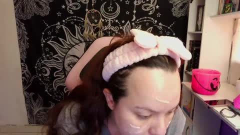 Snapshot of magic_clairewitch chatting on 04/12/26, 09:09 Claire online show from 04/12/26, 09:09